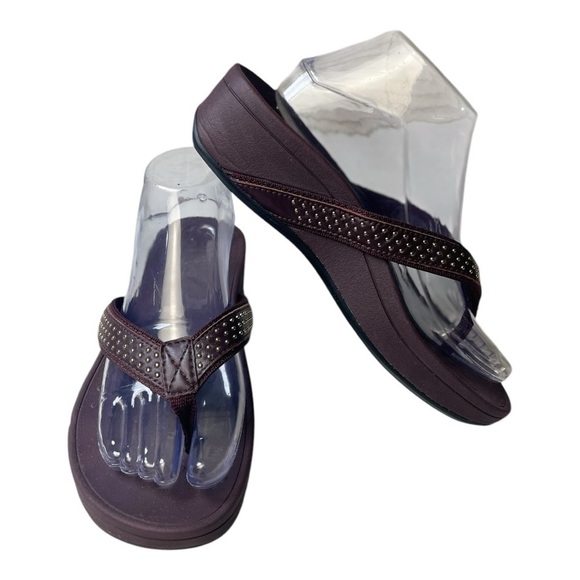 Vionic Women’s Orthotic Kehoe Studded Leather Merlot Colored Wedge Thong Sandals - Picture 3 of 9